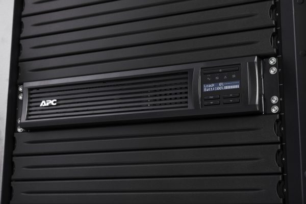 Onduleur Line-interactive APC
  Smart-UPS SMT 1500VA - 230V Rack SmartConnect (SMT1500RMI2UC) – Image 3