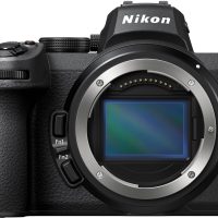 Appareil photo hybride Nikon
  Z5 Boîtier Nu (VOA040BM)